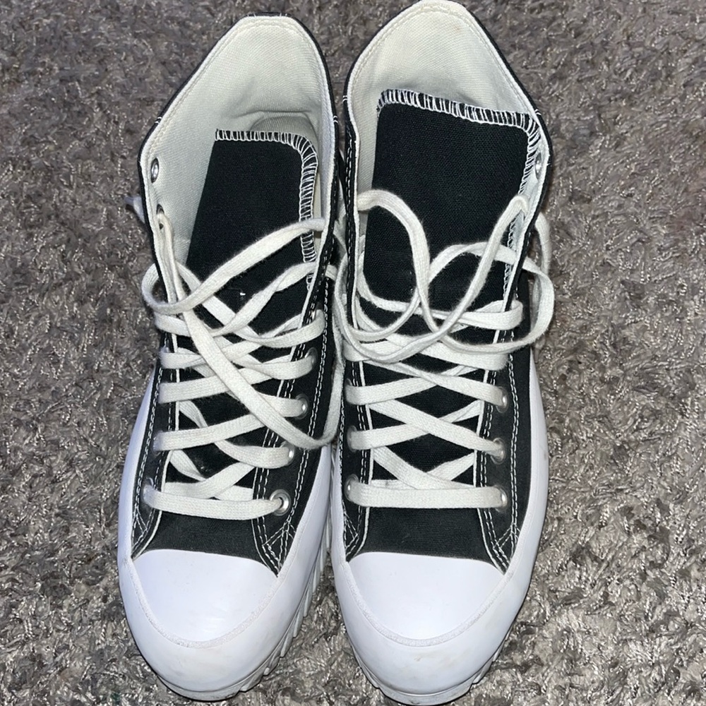 Women’s Chunky Chuck Taylor Converse All Star Size 10